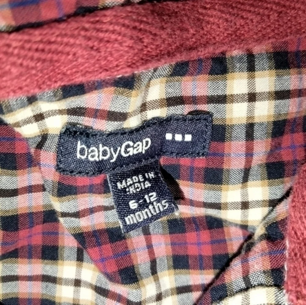 Boys babyGap red plaid button down snap bottom‎ bodysuit size 6-12 months